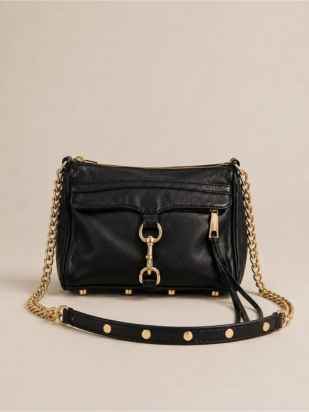 B. Makowsky Black Leather Crossbody Bag Gold Hardware Chain Strap Everyday Purse